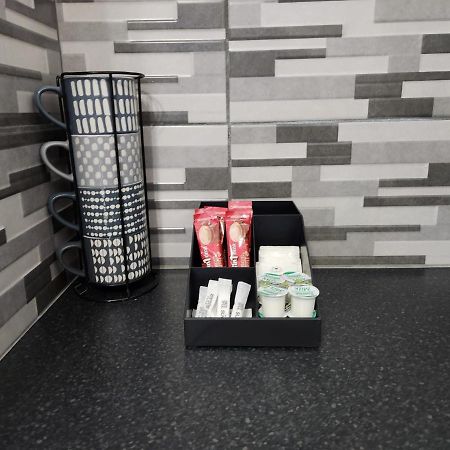 1 Bedroom Service Apartment With Netflix West Thurrock Exterior foto