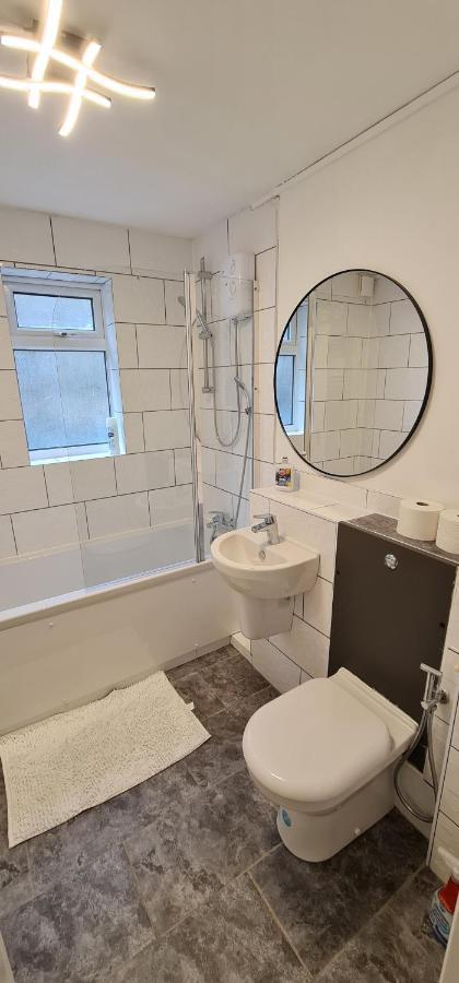 1 Bedroom Service Apartment With Netflix West Thurrock Exterior foto