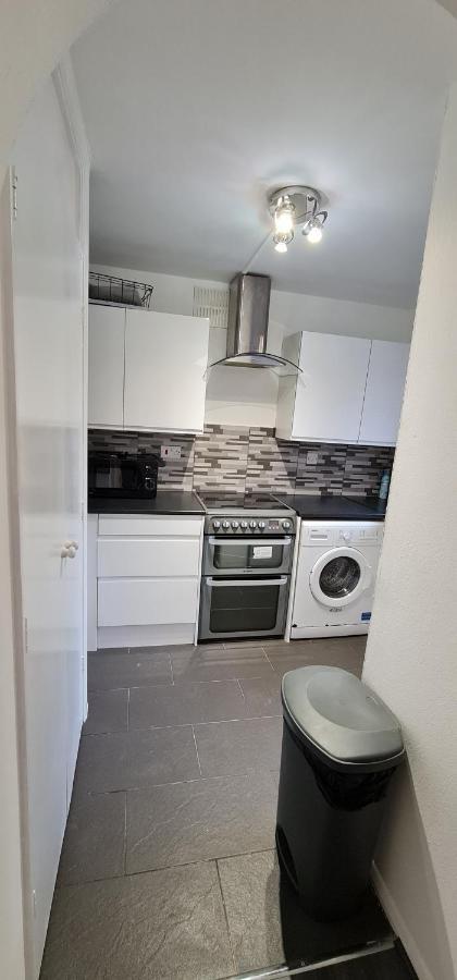 1 Bedroom Service Apartment With Netflix West Thurrock Exterior foto