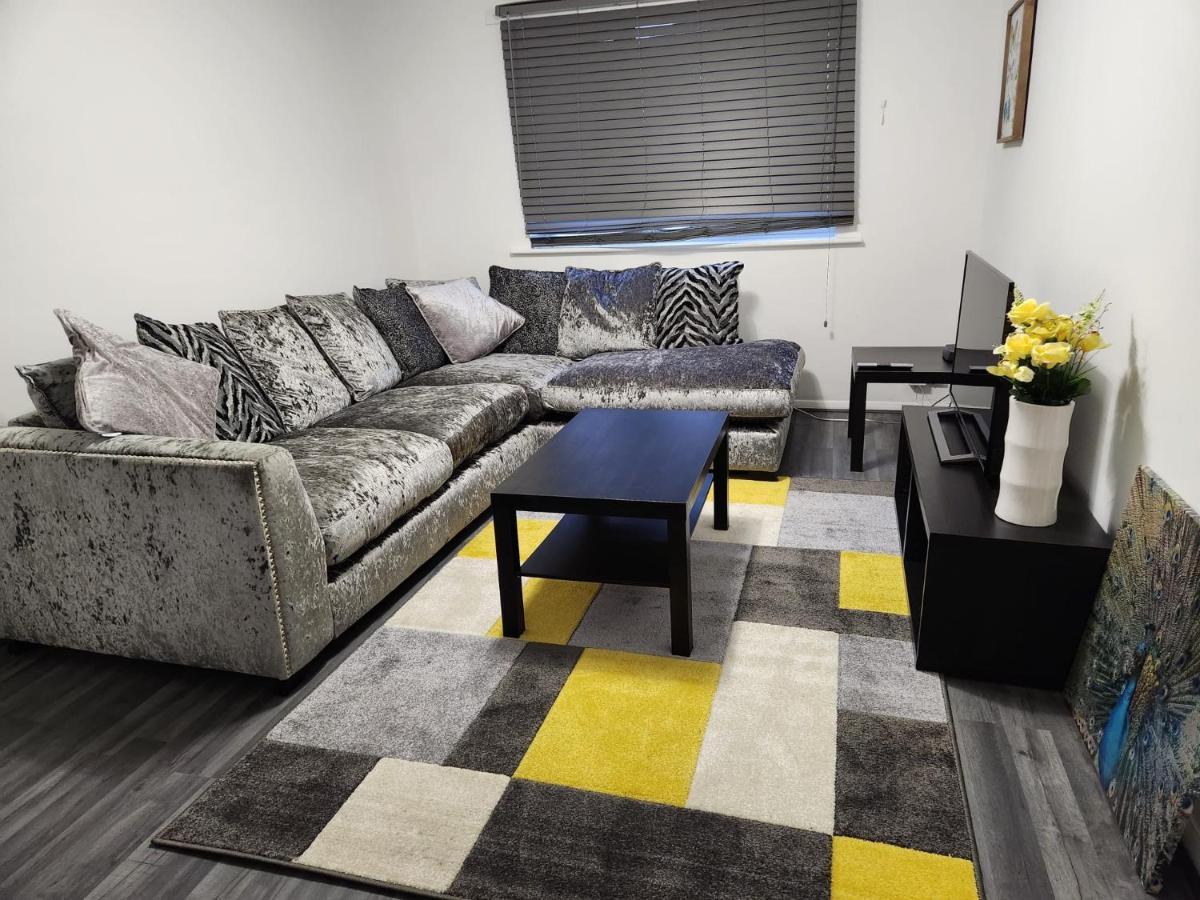 1 Bedroom Service Apartment With Netflix West Thurrock Exterior foto