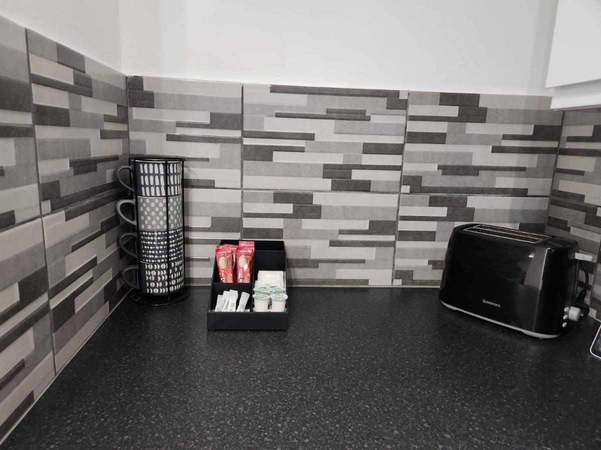 1 Bedroom Service Apartment With Netflix West Thurrock Exterior foto